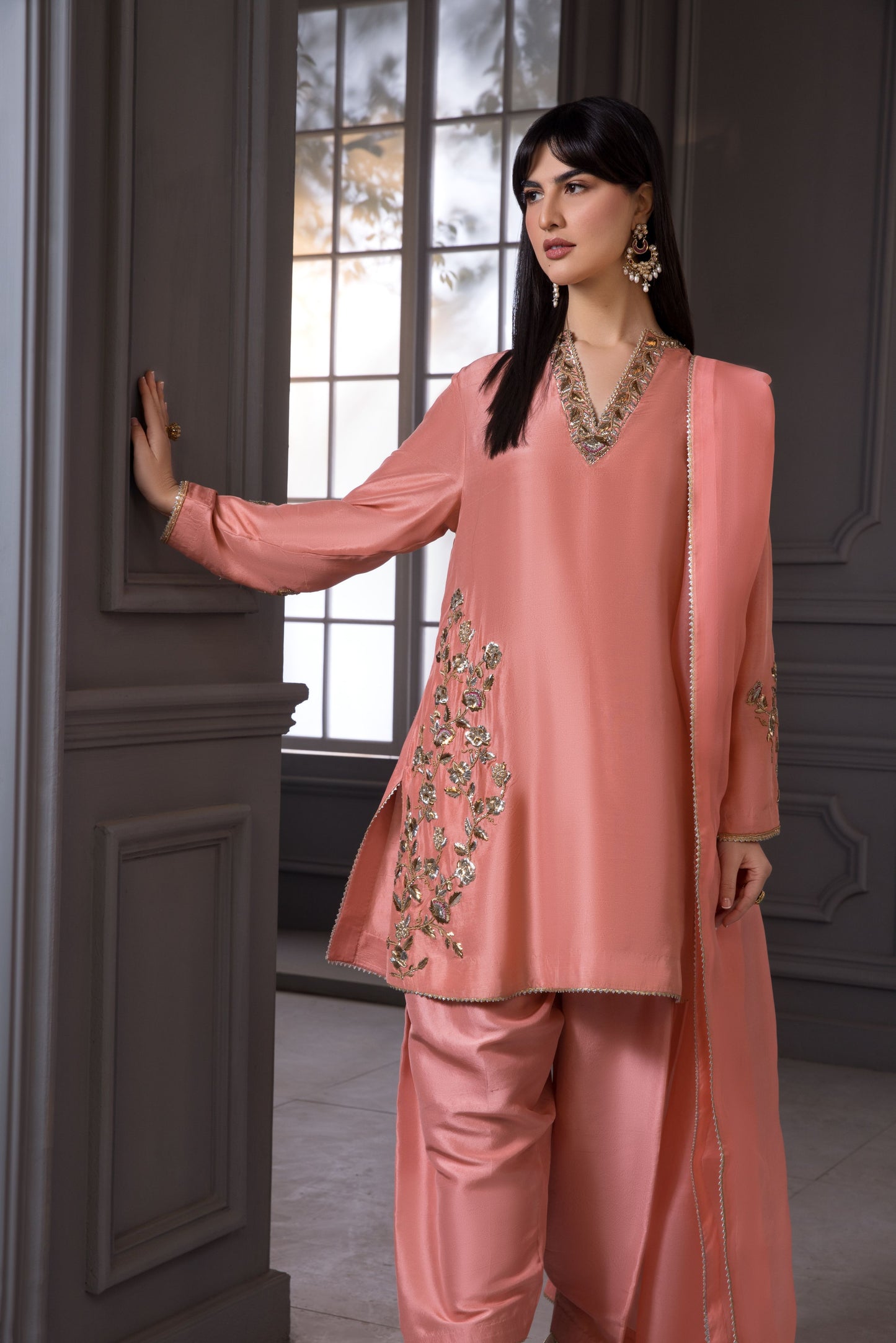 Aafreen (آفرین)