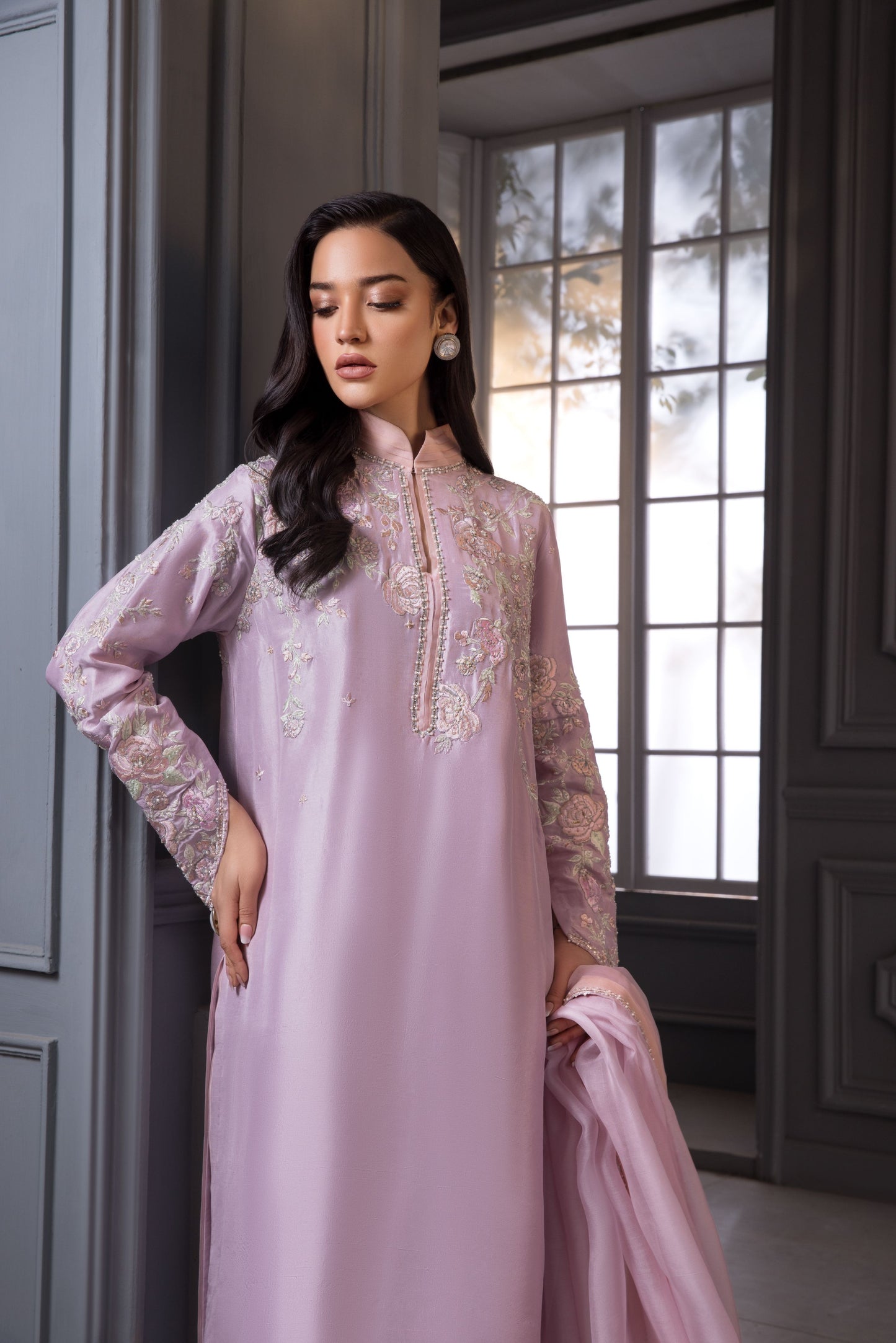 Nayab (نایاب)